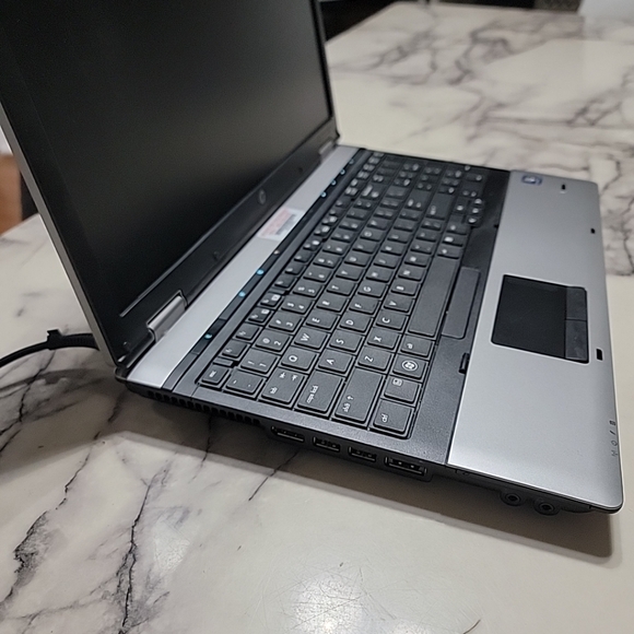 HP ProBook 6555b Powers On Missing Battery And HD 3d Drive Guard Still Function - Picture 4 of 8